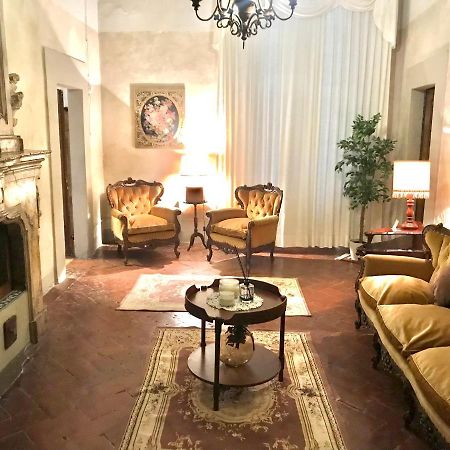 Suite Romantica Con Giardino In Dimora Storica - Camera E Appartamento - B&B Palazzo Robicci Castiglion Fiorentino Eksteriør billede