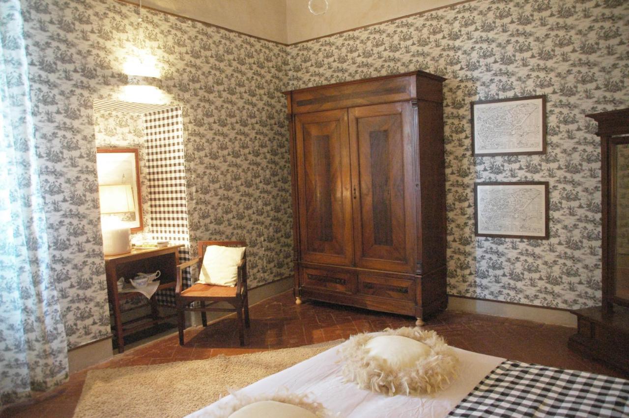 Suite Romantica Con Giardino In Dimora Storica - Camera E Appartamento - B&B Palazzo Robicci Castiglion Fiorentino Eksteriør billede